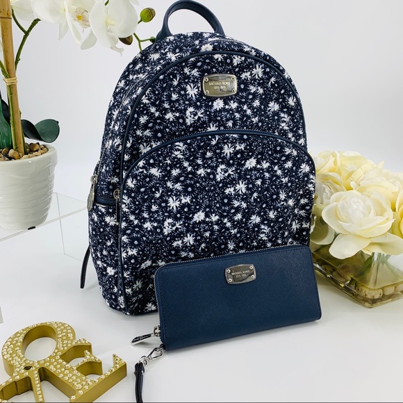 Michael Kors Jet Set Leather Floral Wallet - Picture 7 of 7